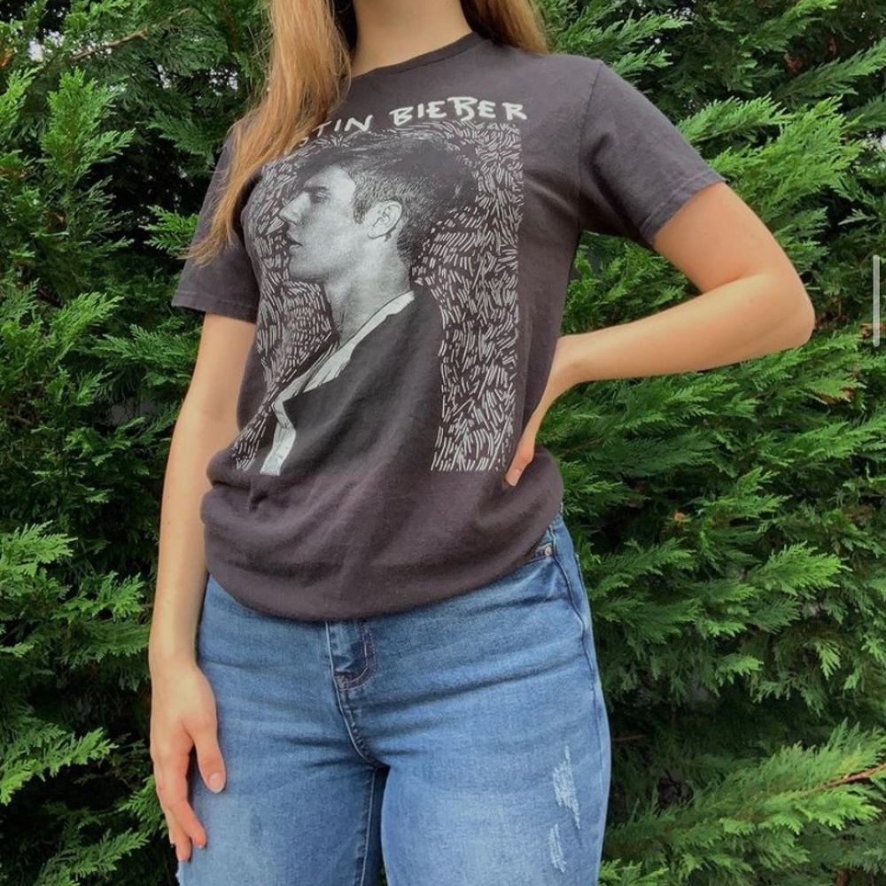 justin bieber world tour shirt